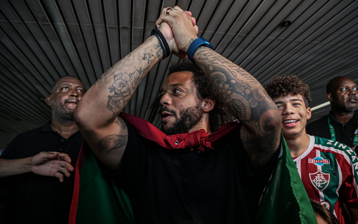 Marcelo desembarcou no Rio de Janeiro nesta quinta-feira e ser&aacute; apresentado na sexta, no Maracan&atilde;