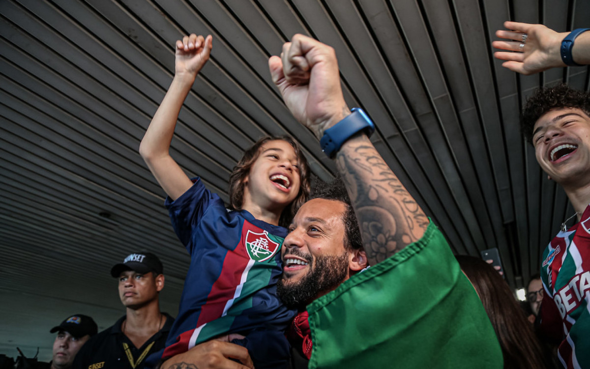 Marcelo desembarcou no Rio de Janeiro nesta quinta-feira e ser&aacute; apresentado na sexta, no Maracan&atilde;