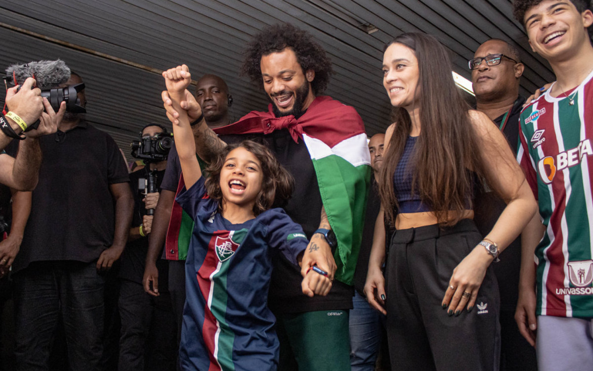 Marcelo desembarcou no Rio de Janeiro nesta quinta-feira e ser&aacute; apresentado na sexta, no Maracan&atilde;