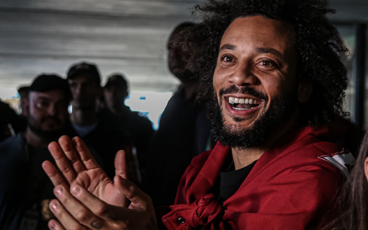 Marcelo desembarcou no Rio de Janeiro nesta quinta-feira e ser&aacute; apresentado na sexta, no Maracan&atilde;