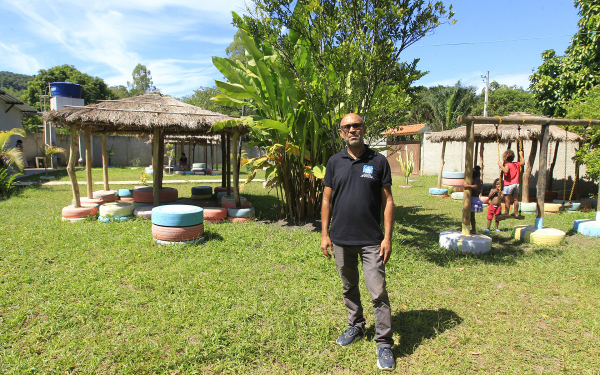 Servidor da Marinha, o mission&aacute;rio Ant&ocirc;nio da Silva Ara&uacute;jo &eacute; presidente do Centro de reabilita&ccedil;&atilde;o Recanto Feliz, em Mag&eacute;.