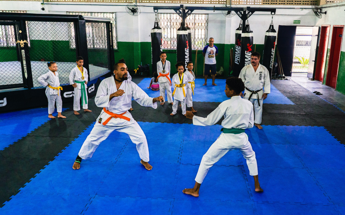 Com turmas desde 2021, essa foi a primeira equipe de karat&ecirc; da Casa da Luta a competir. Para isso, eles tiveram uma prepara&ccedil;&atilde;o intensa