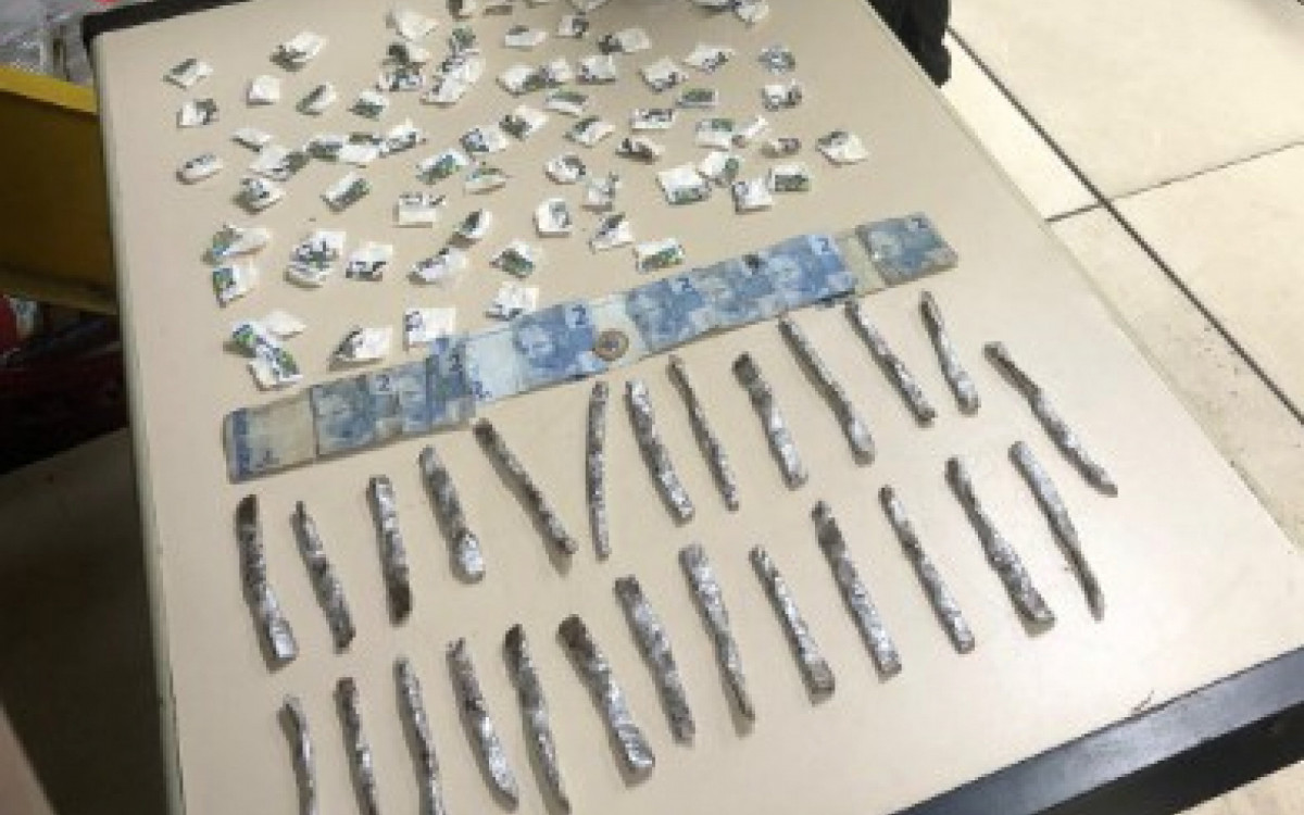 O homem foi encaminhado para a 125&ordf; Delegacia de Pol&iacute;cia (125&ordf; DP) permanecendo preso.