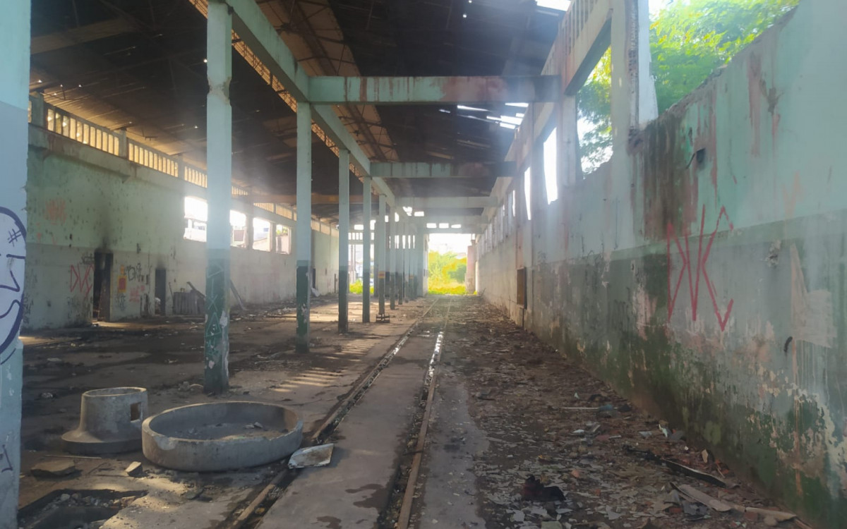 Material estava em galp&atilde;o abandonado, onde suspeitos de furto foram encontrados