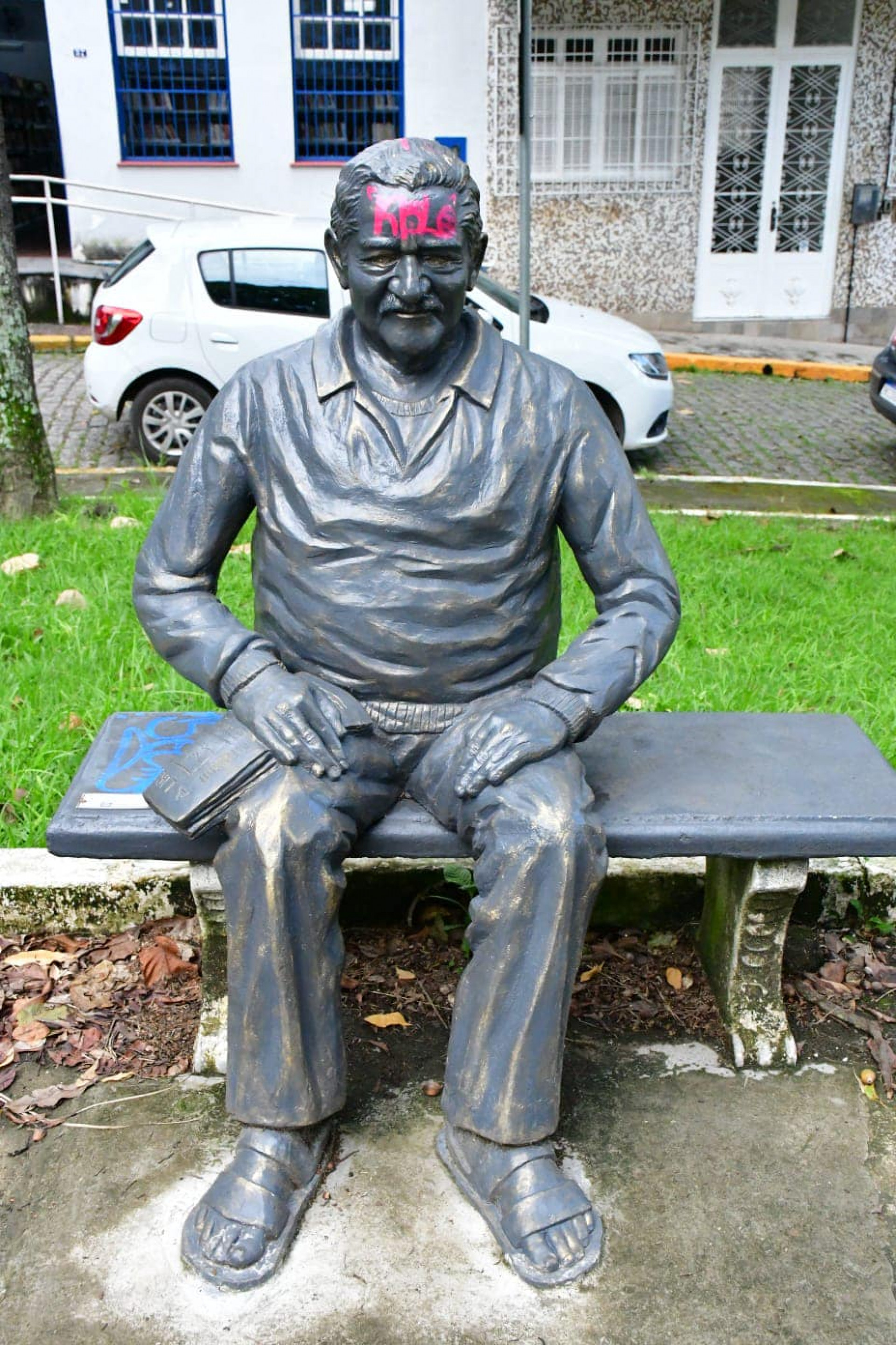 Monumentos hist&oacute;ricos s&atilde;o alvos de vandalismo em Resende