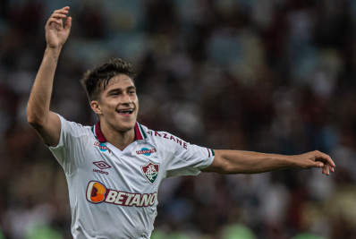 Vasco faz sondagem por ex-meia do Fluminense