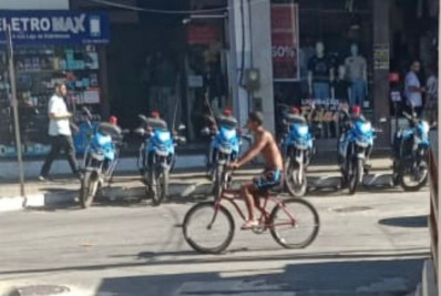PM realiza ação contra motos irregulares no Morro da Cabocla, em Arraial