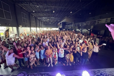Evento reúne mais de mil idosos para celebrar Dia da Mulher, em Caxias