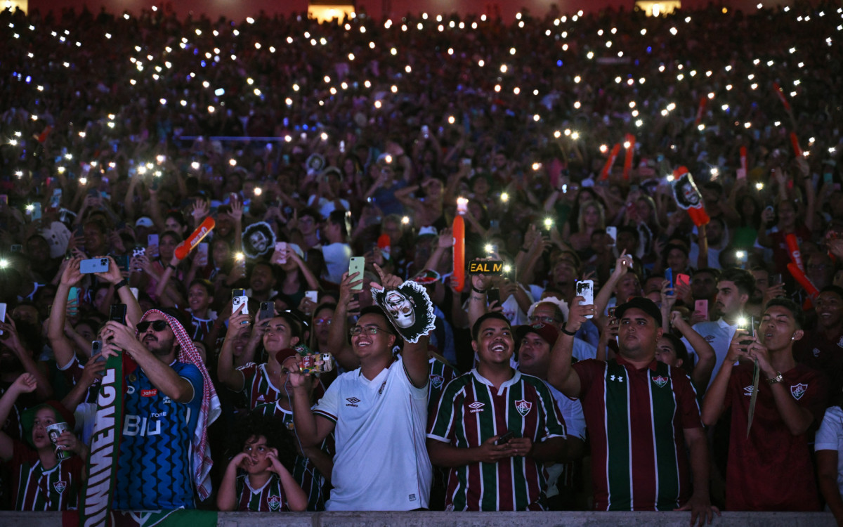 Marcelo foi apresentado no Maracan&atilde; como novo refor&ccedil;o do Fluminense