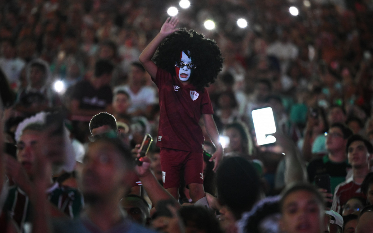 Marcelo foi apresentado no Maracan&atilde; como novo refor&ccedil;o do Fluminense