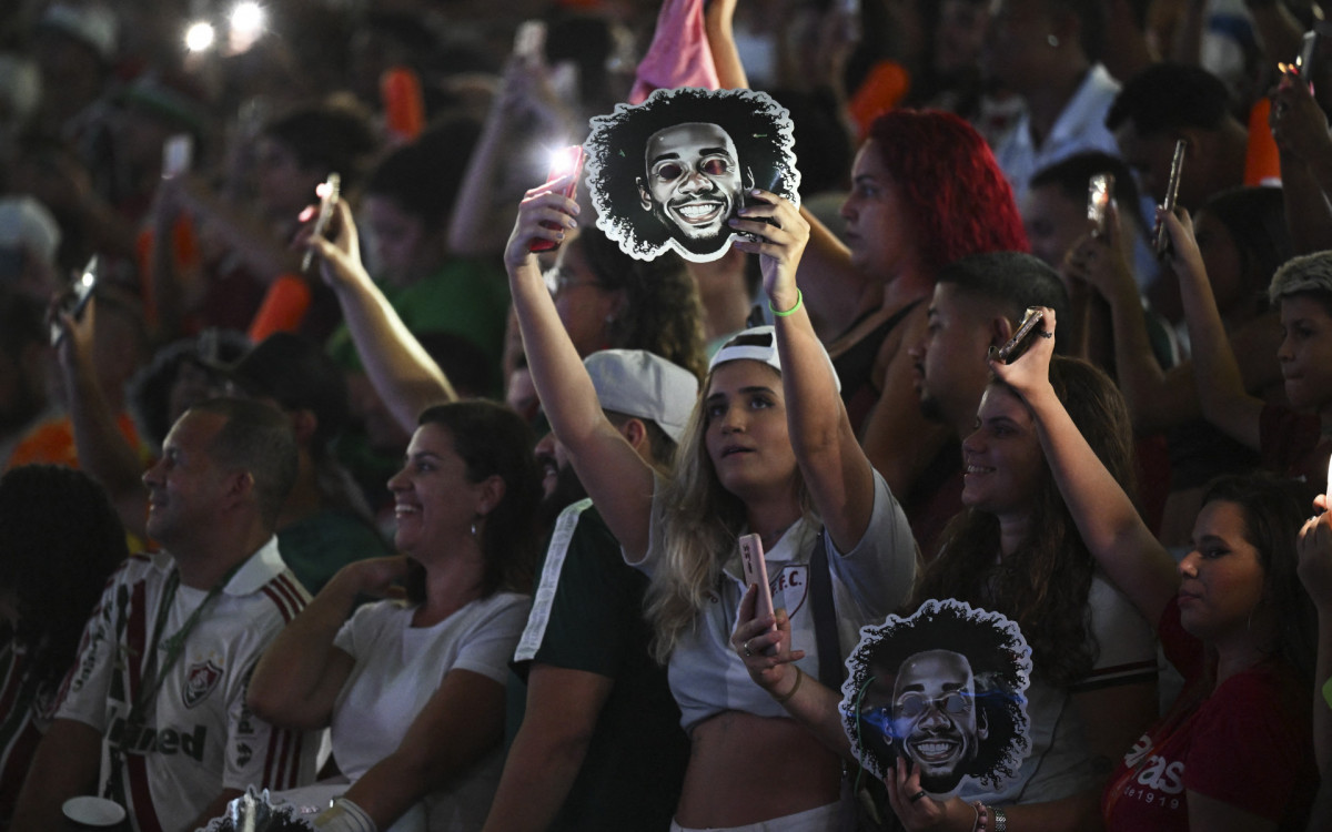 Marcelo foi apresentado no Maracan&atilde; como novo refor&ccedil;o do Fluminense