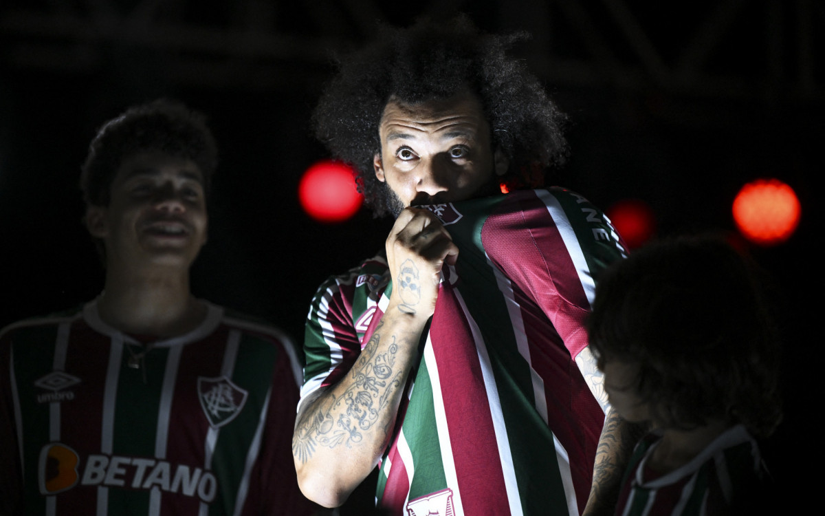 Marcelo foi apresentado no Maracan&atilde; como novo refor&ccedil;o do Fluminense