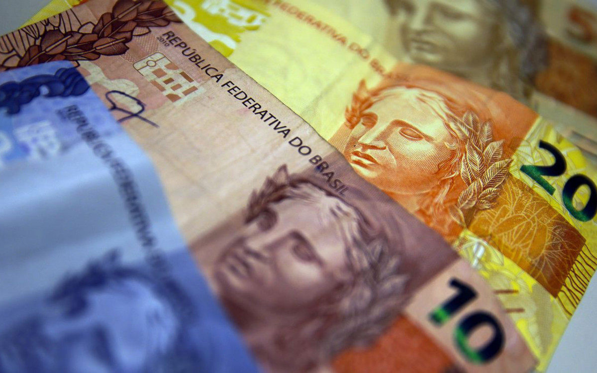 O real foi institu&iacute;do como a moeda brasileira em 1994