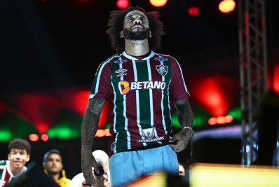 Veja fotos da apresentação de Marcelo como novo jogador do Fluminense