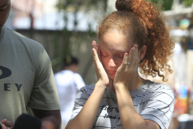 'Pior sensação que já tive na minha vida', revela mãe de menina baleada na Zona Sul