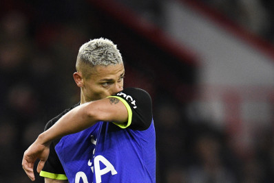 Técnico do Tottenham critica Richarlison: 'Está sendo egoísta'