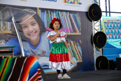 Caxias inaugura escola municipal intercultural, em Santa Cruz da Serra