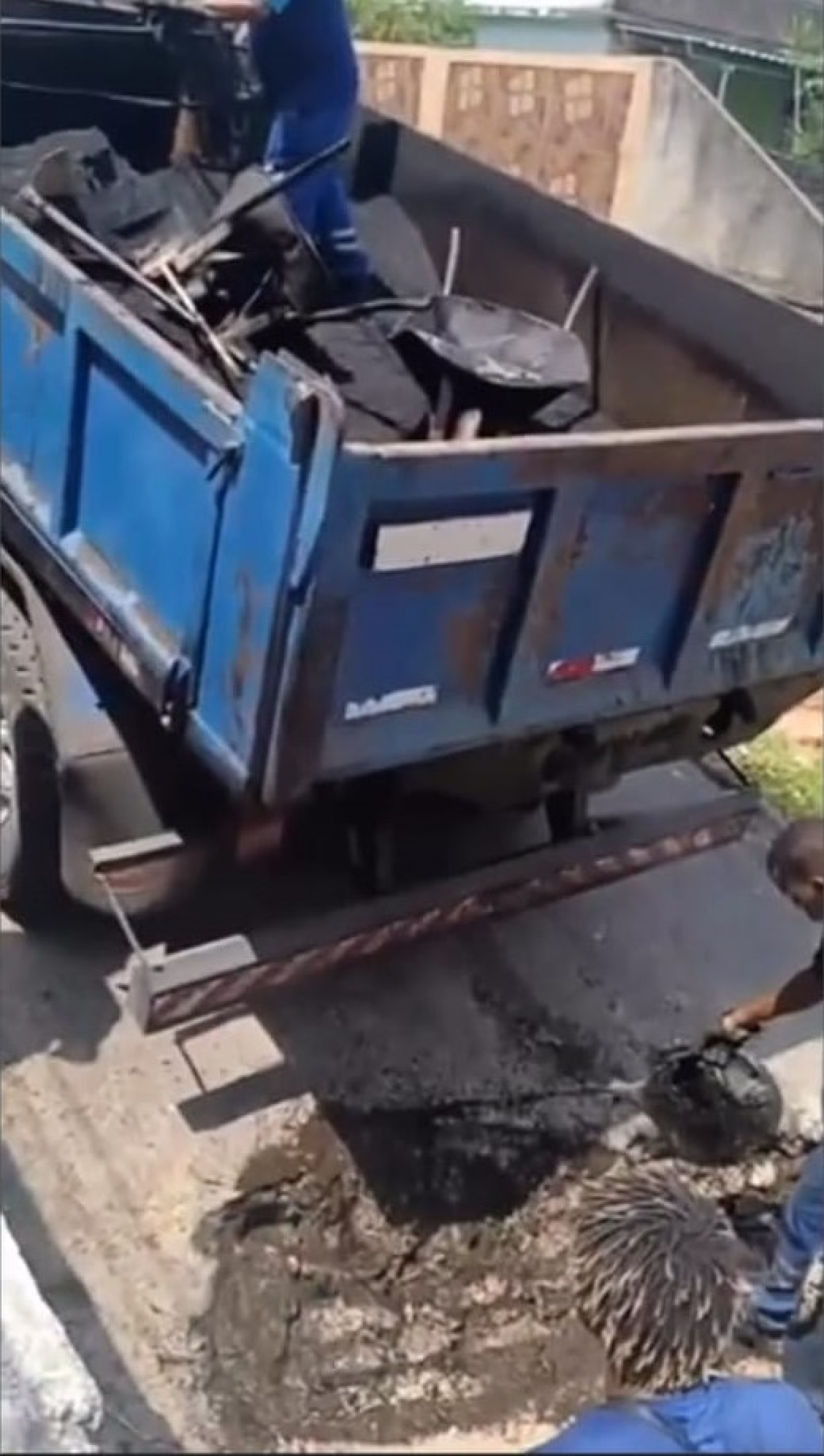 Foram retiradas 1 tonelada de barricadas entre os bairros Paiol e Olinda - Divulga&ccedil;&atilde;o / 20&ordm; BPM