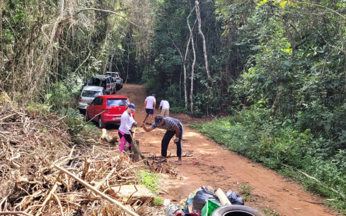 In&iacute;cio do trabalho de limpeza no C&oacute;rrego do Pr&iacute;ncipe