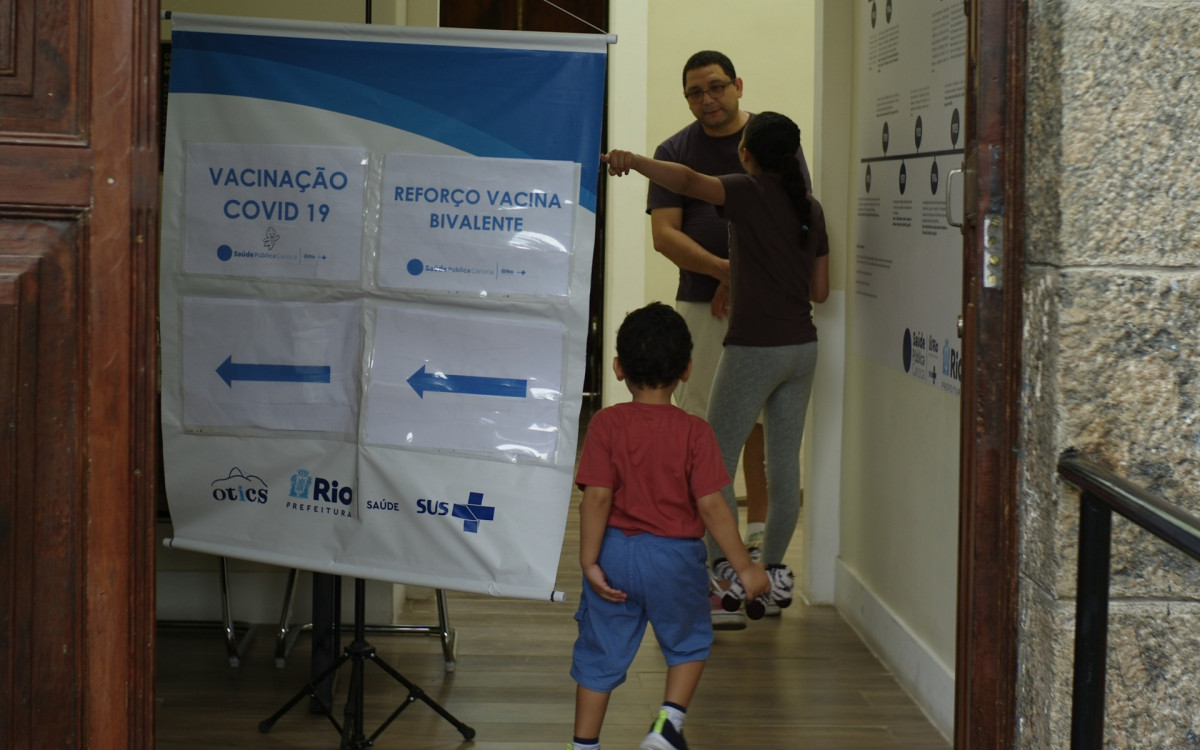 A vacina está sendo aplicada em todas as 237 unidades de Atenção Primária do município - Pedro Ivo/ Agência O Dia