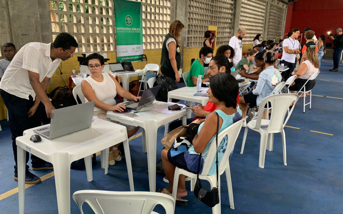 Rota de Direitos faz nova ação para 150 refugiados e imigrantes no centro do Rio
