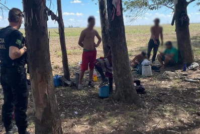 Resgatados em condição de escravidão dividiam comida azeda em Uruguaiana