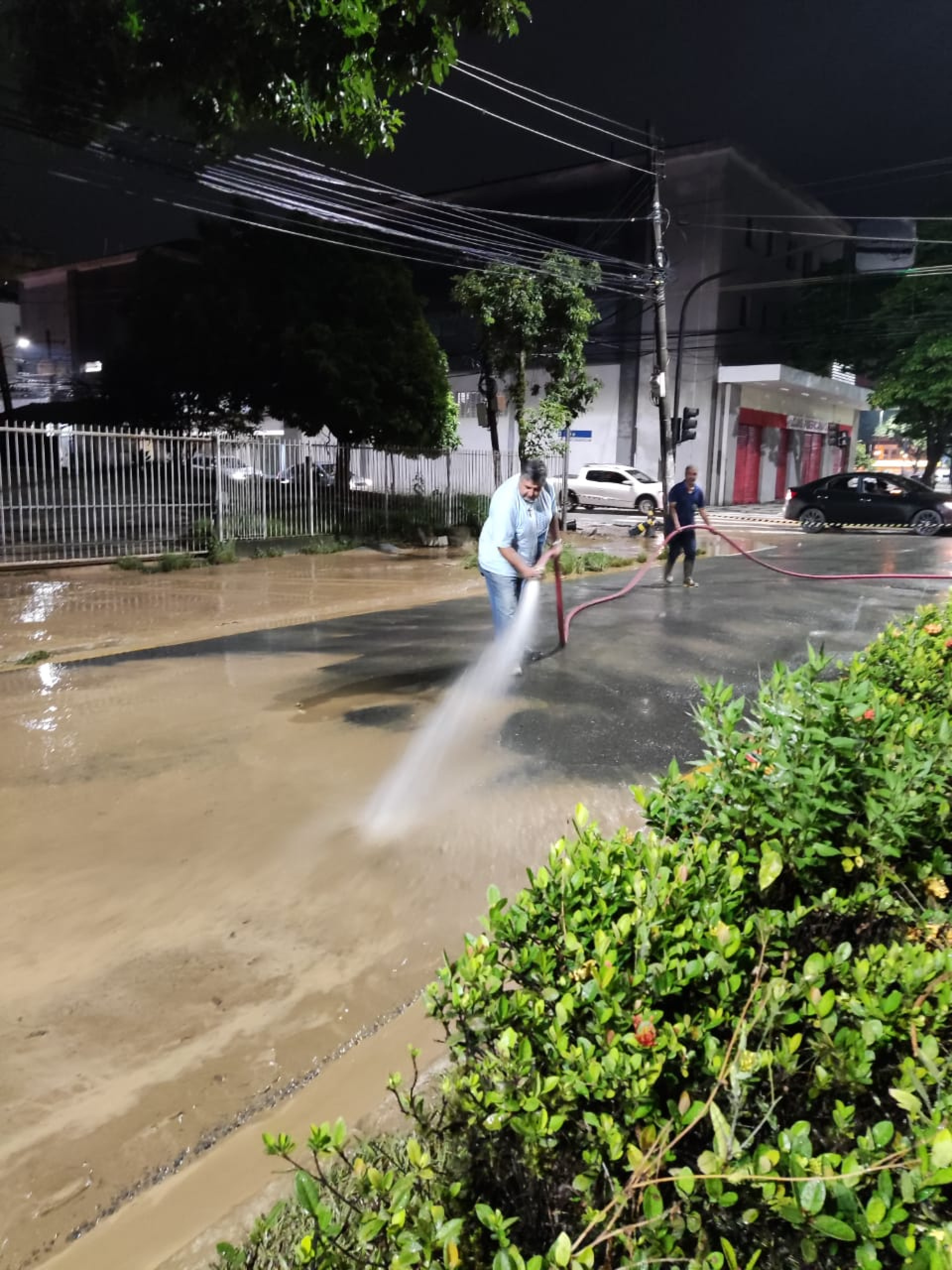 Vila Santa Cec&iacute;lia foi um dos bairros mais atingidos pelos alagamentos causados pelo temporal
