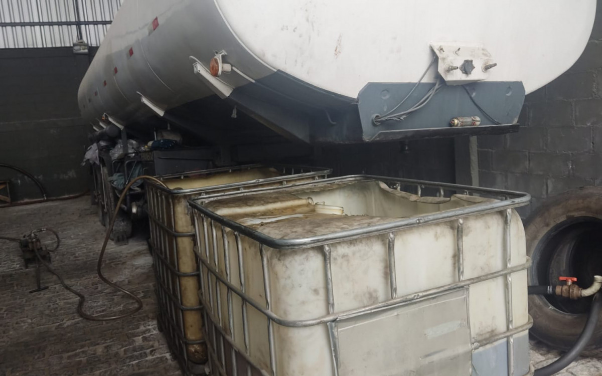 Empresa respons&aacute;vel pelo transporte e armazenamento do combust&iacute;vel n&atilde;o possu&iacute;a CNPJ e nem alvar&aacute; de funcionamento