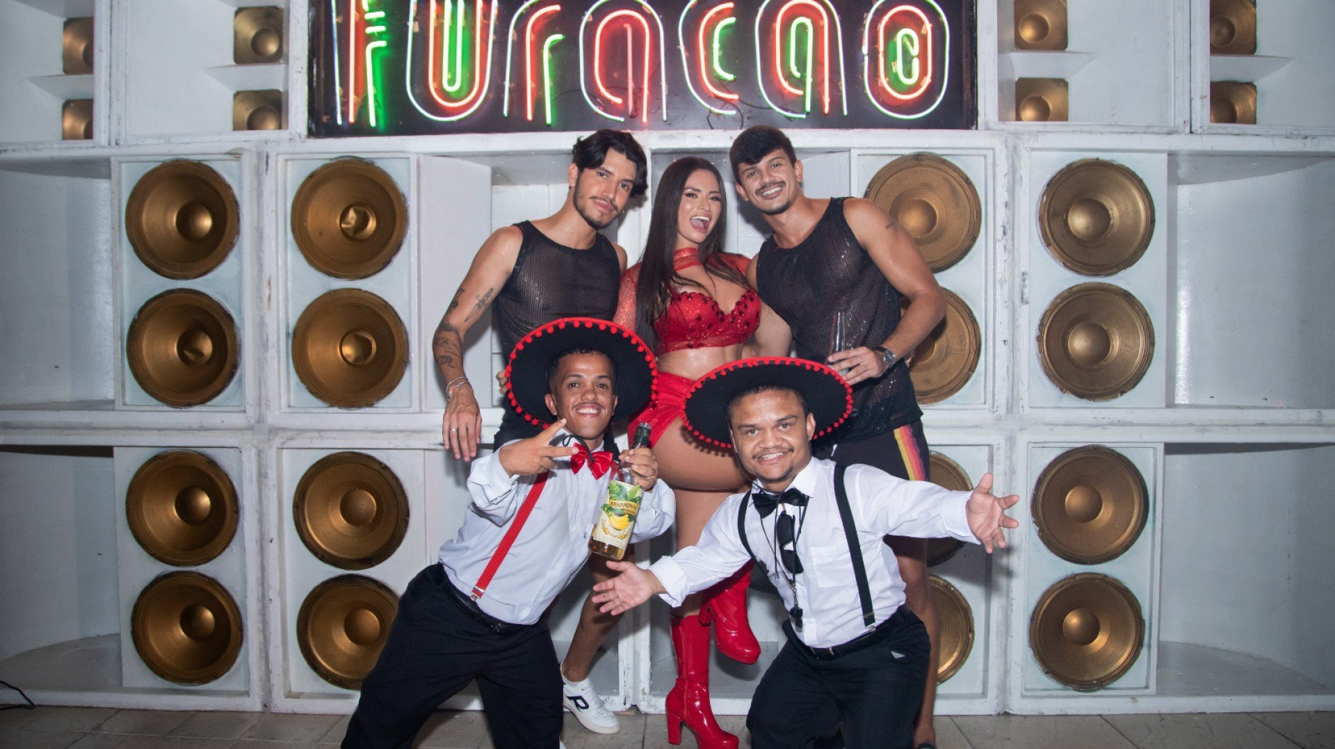 Rainha de Bateria da Estácio de Sá comemora 26 anos com festança no Rio - Divulgação: Cris Cândido / Palmer Assessoria de Comunicação