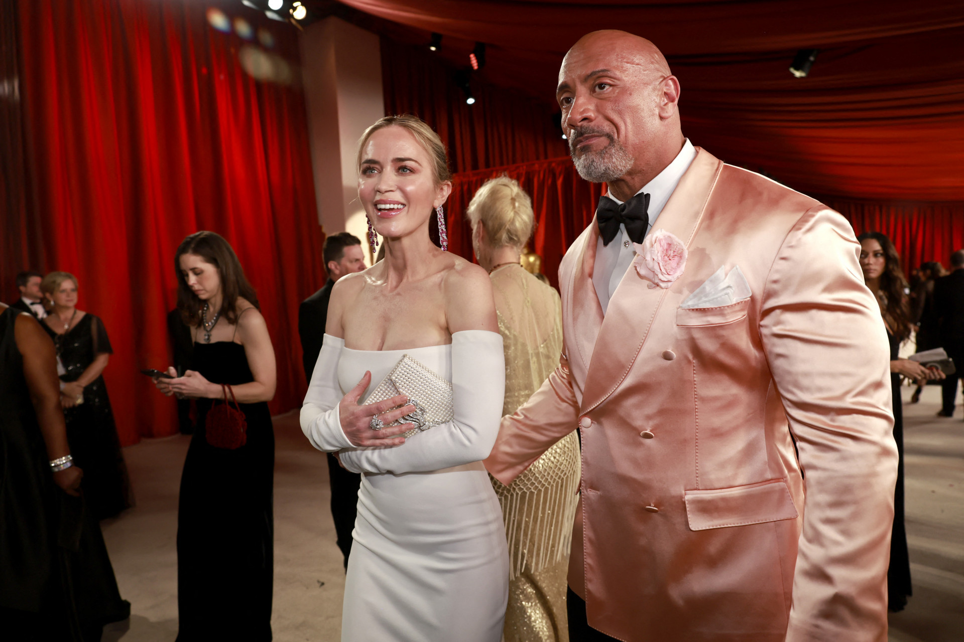 Emily Blunt e Dwayne Johnson - AFP