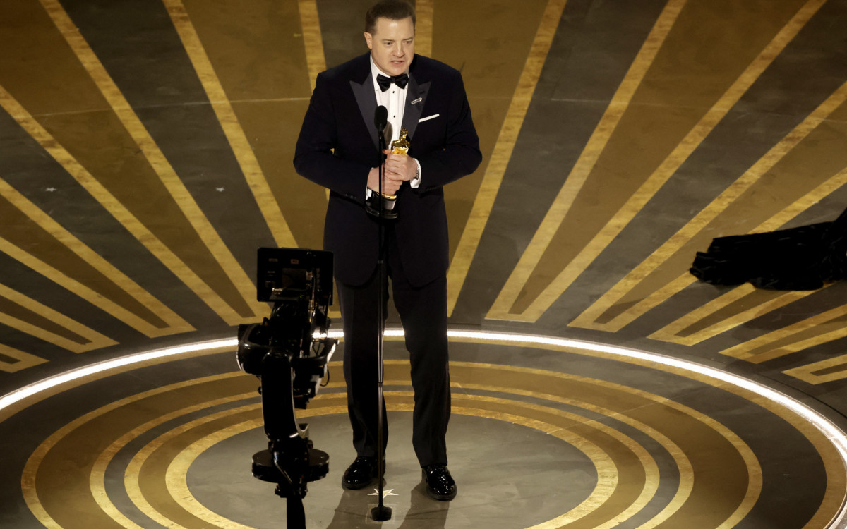A noite de domingo (13) foi de grandes emo&ccedil;&otilde;es para Brendan Fraser, que ganhou o trof&eacute;u de 'Melhor Ator'