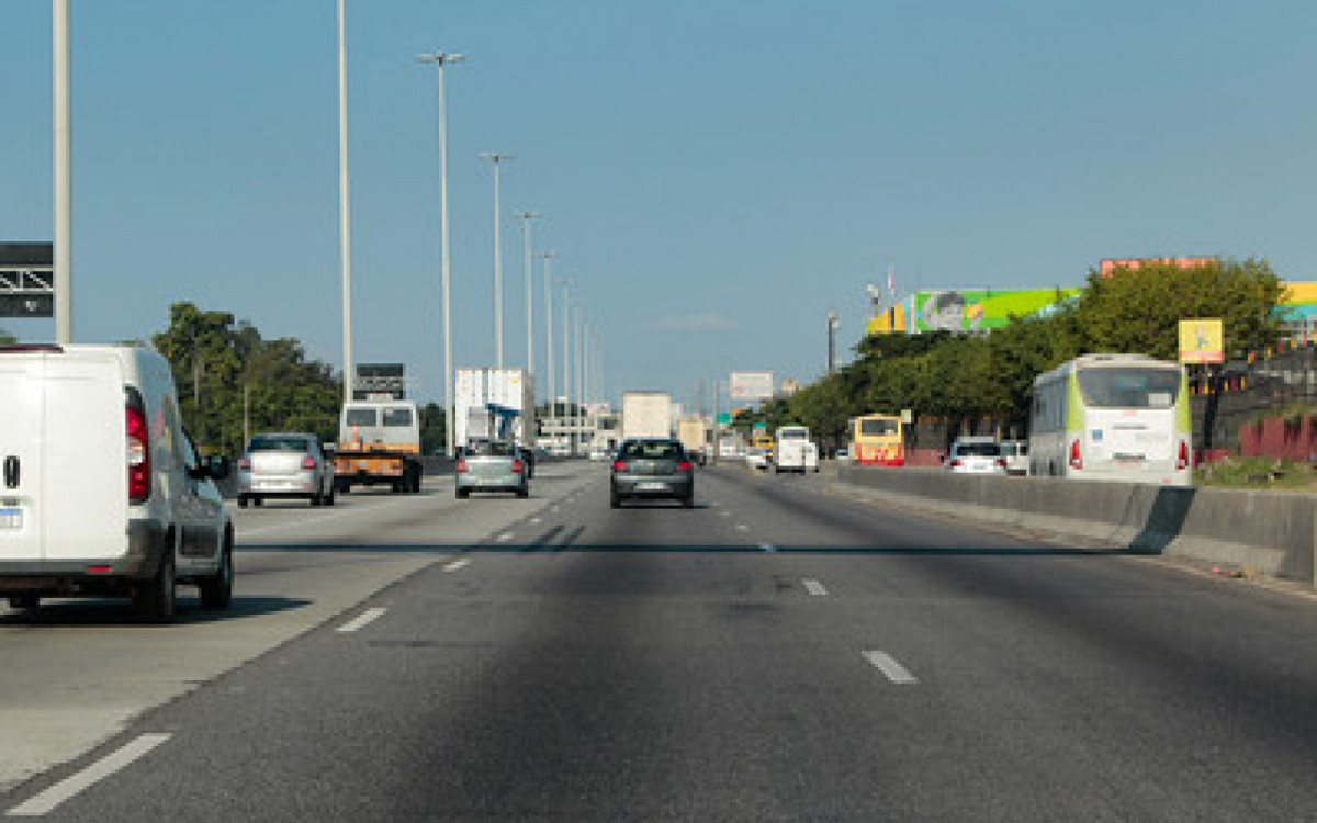 Homem é sequestrado após ser baleado na Avenida Brasil Rio de Janeiro