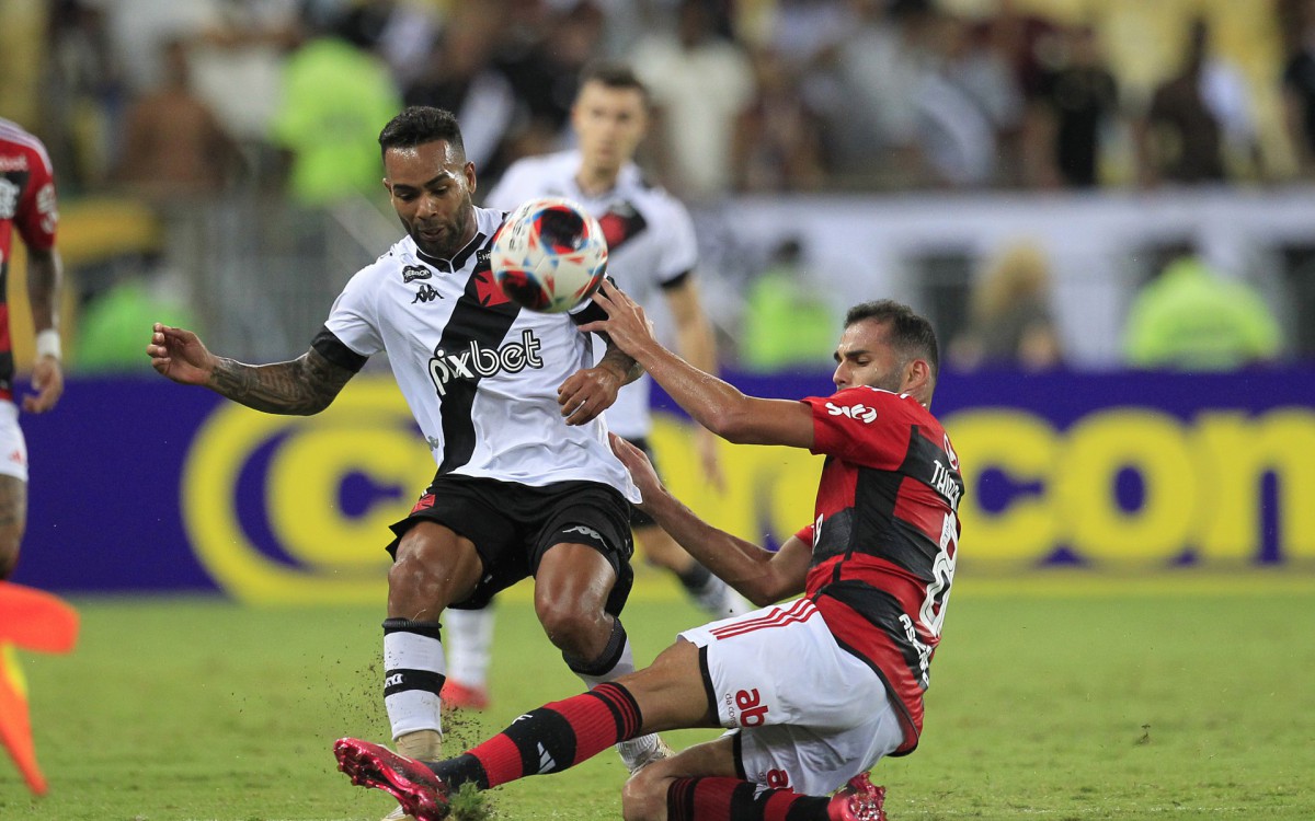 Momentos da partida entre Flamengo e Vasco, no Maracan&atilde;
