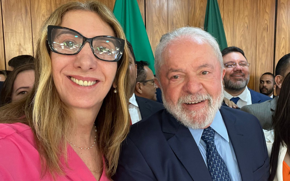 Prefeita de Quissam&atilde;, F&aacute;tima Pacheco, participa de reuni&atilde;o com o presidente Lula, em Bras&iacute;lia 