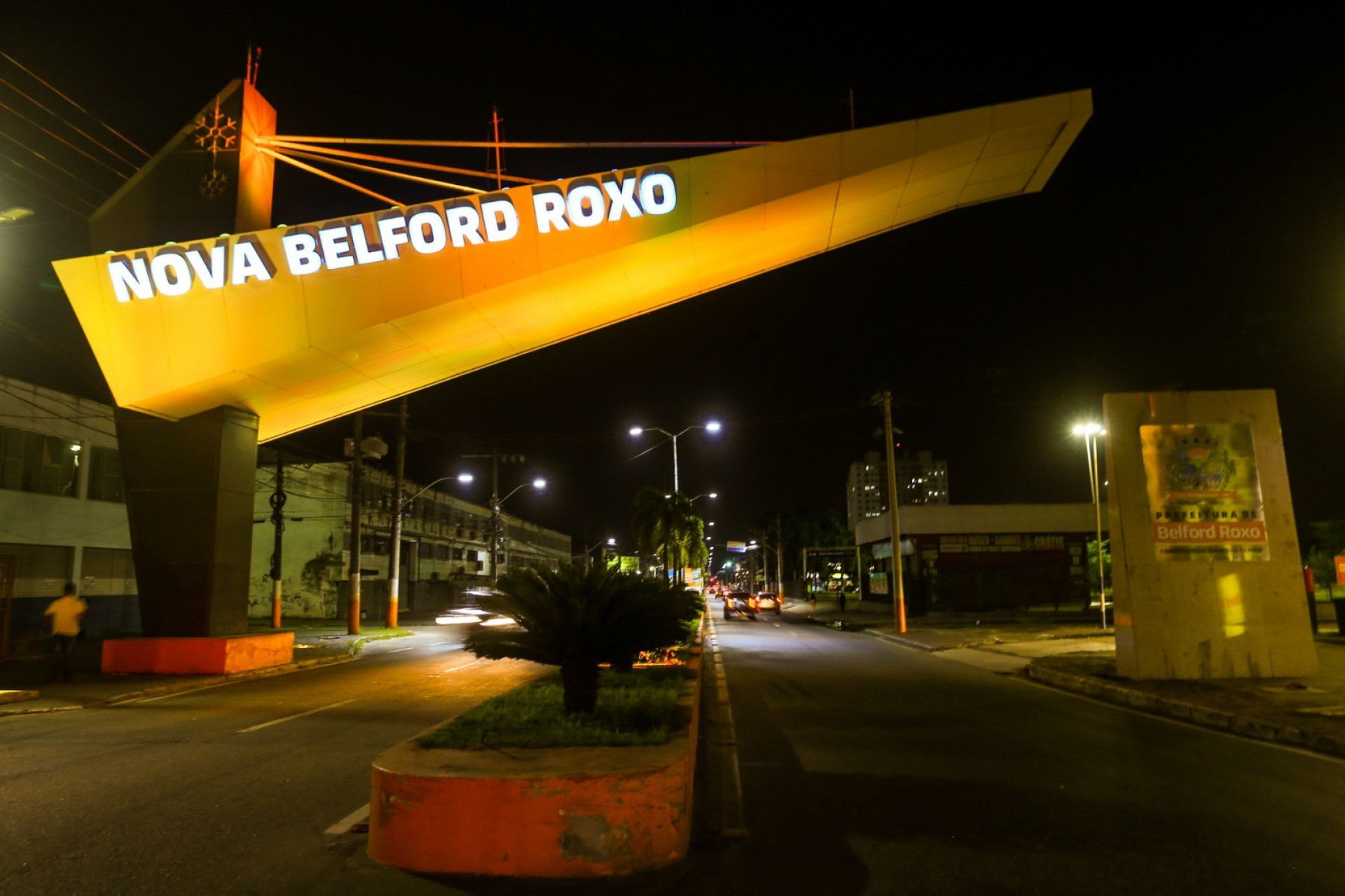 O p&oacute;rtico do munic&iacute;pio fica na cor amarela durante o m&ecirc;s de mar&ccedil;o em alus&atilde;o ao Dia Nacional de Luta Contra a Endometriose - Rafael Barreto / PMBR