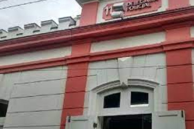 Homem é preso por esfaquear companheira 14 vezes em Carmo