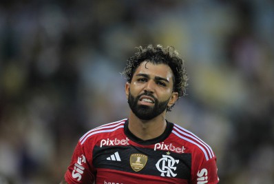 Zico elogia postura de Gabigol ao ser banco no Flamengo: 'Quem decide a função é ele'
