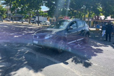 Acidente entre carro e moto deixa homem ferido em Tamoios, distrito de Cabo Frio