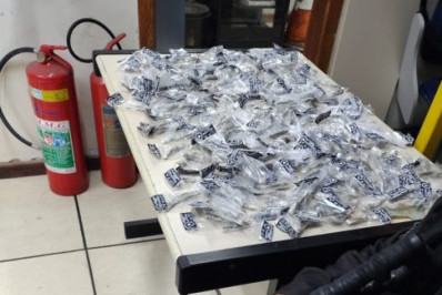 Polícia Militar prende casal que traficava drogas em Arraial do Cabo