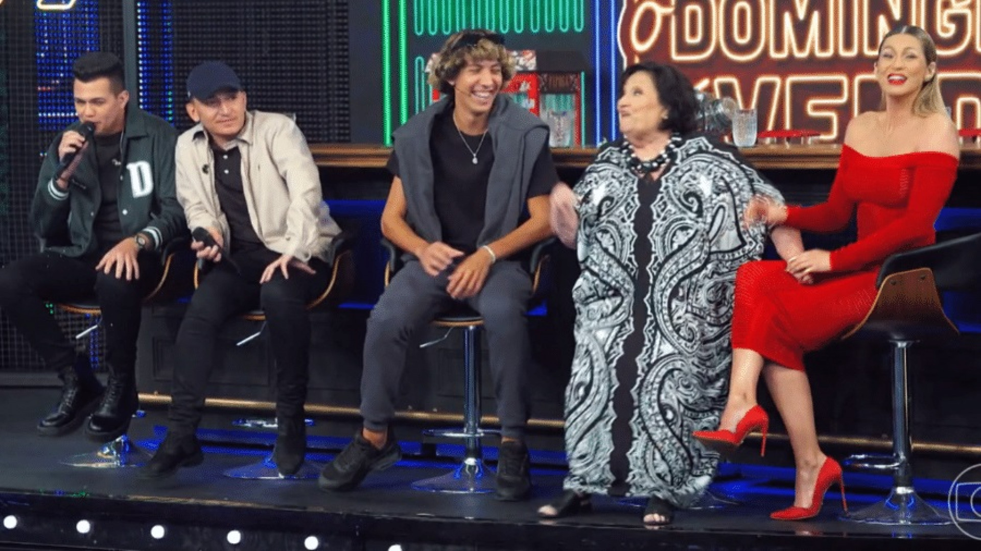 João Gomes também ficou sem graça ao ter seu affair com Key Alves exposto no programa - Reprodução