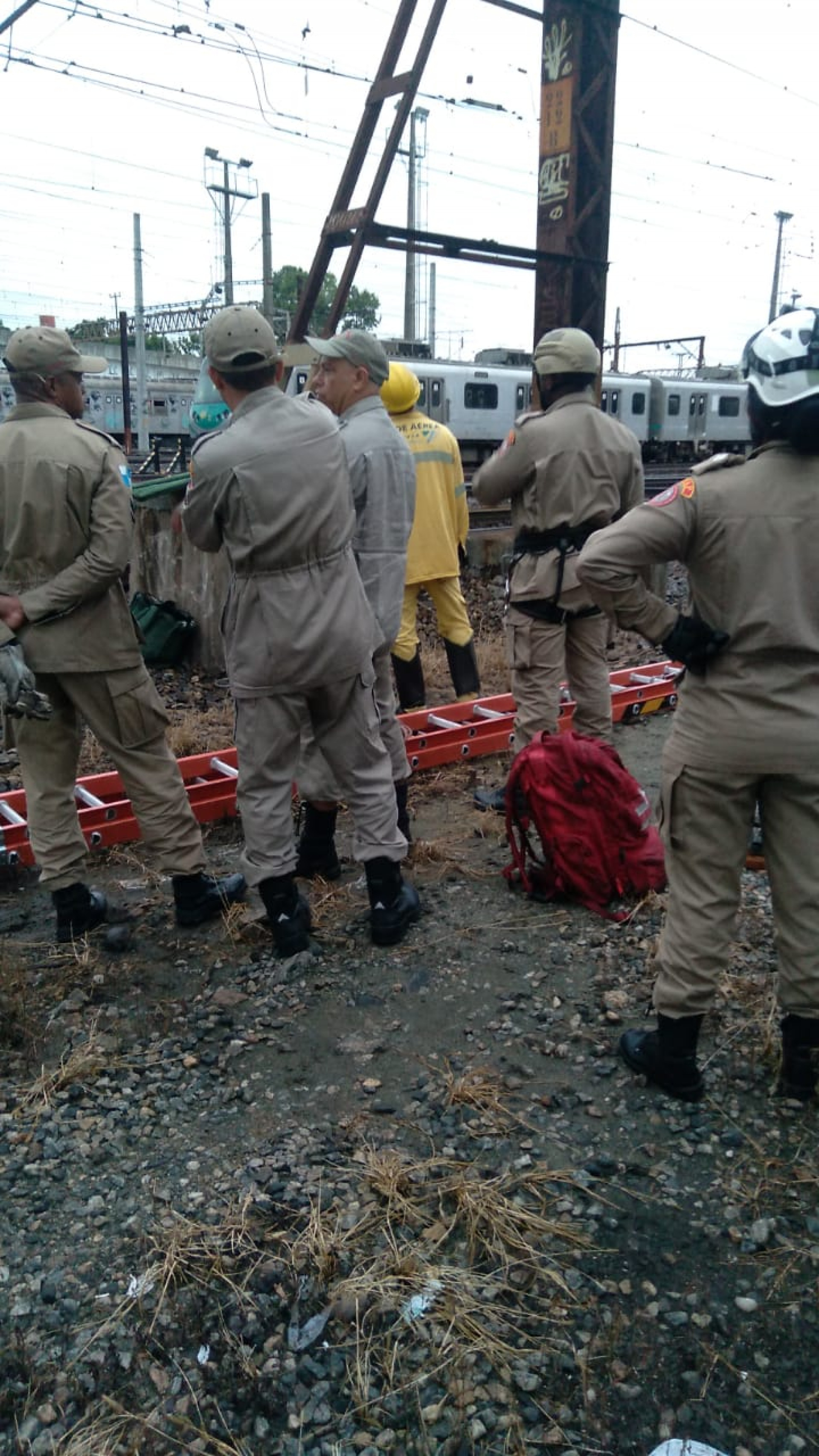 Homem tentava furtar cabos da rede a&eacute;rea da esta&ccedil;&atilde;o, quando sofreu uma descarga el&eacute;trica