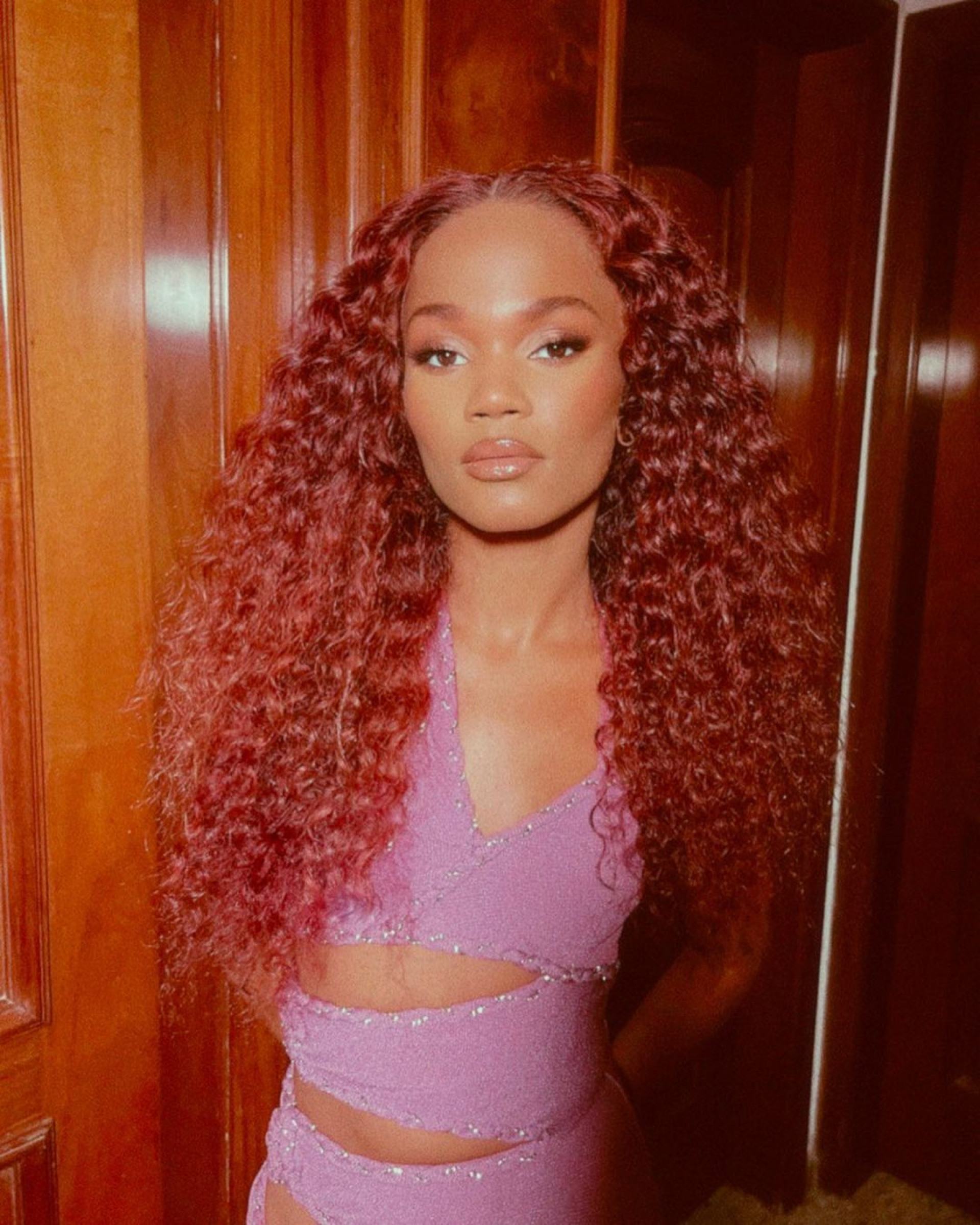 Agnes Nunes faz nova turnê internacional da Europa e comemora sucesso de seu novo single, 'Terezinha' - Reprodução Internet