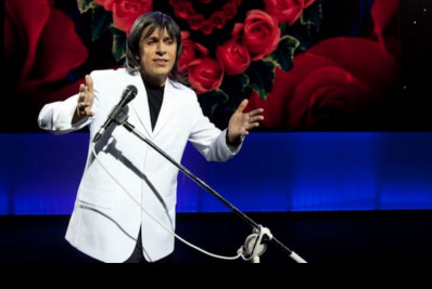 Centro de Convenções Chico Anysio estreia com show de Tom Cavalcante