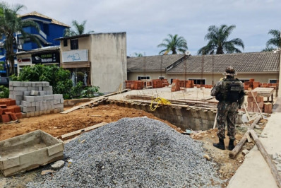 Polícia Ambiental constata denúncia de construção irregular e descarte de entulho em Mangaratiba