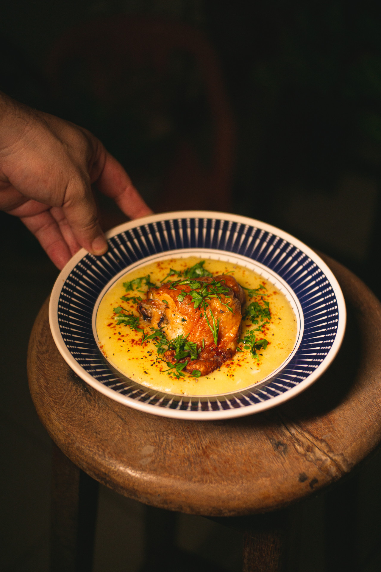 A a&ccedil;&atilde;o social que distribuiu gastronomia da realeza para moradores em situa&ccedil;&atilde;o de rua, contou com o apoio da Juv&ecirc;ncio Produ&ccedil;&otilde;es