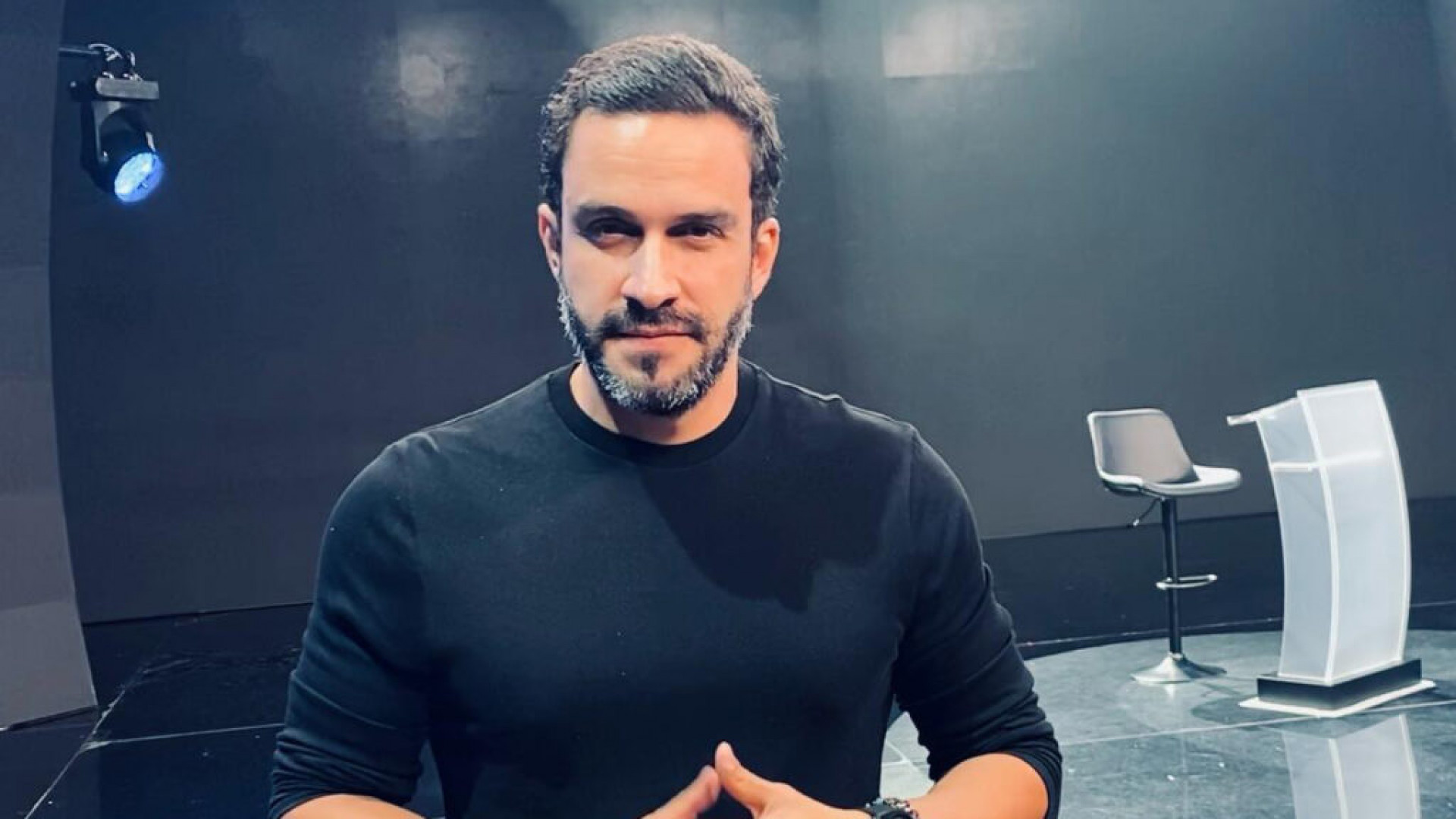 JP Vergueiro comandava o Primeiro Jornal na sede da emissora em São Paulo - Reprodução/Redes Sociais