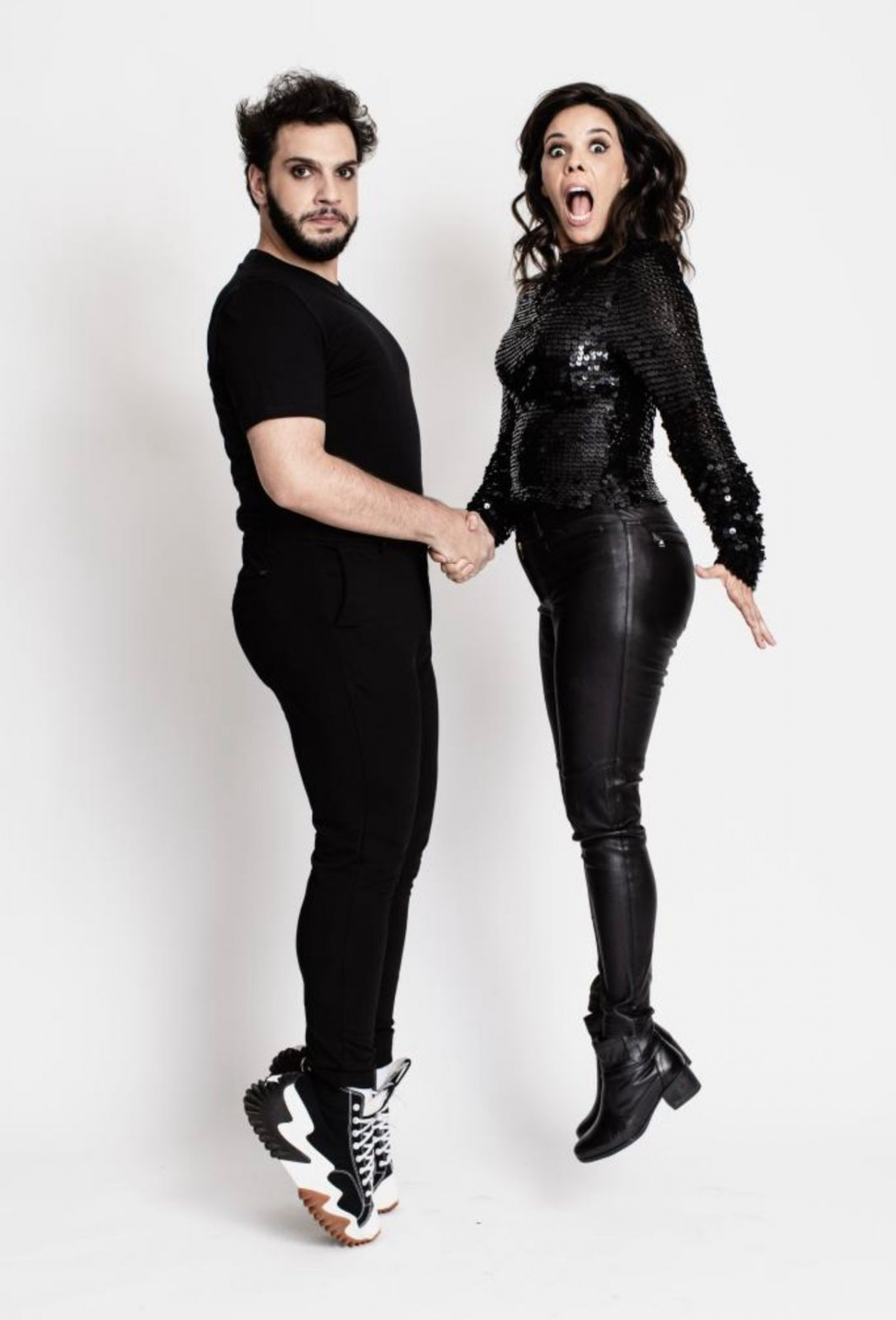 Ricardo Cubba e Flávia Reis se apresentam com o stand-up 'Deixa que eu Conto' - Divulgação/Jorge Bispo