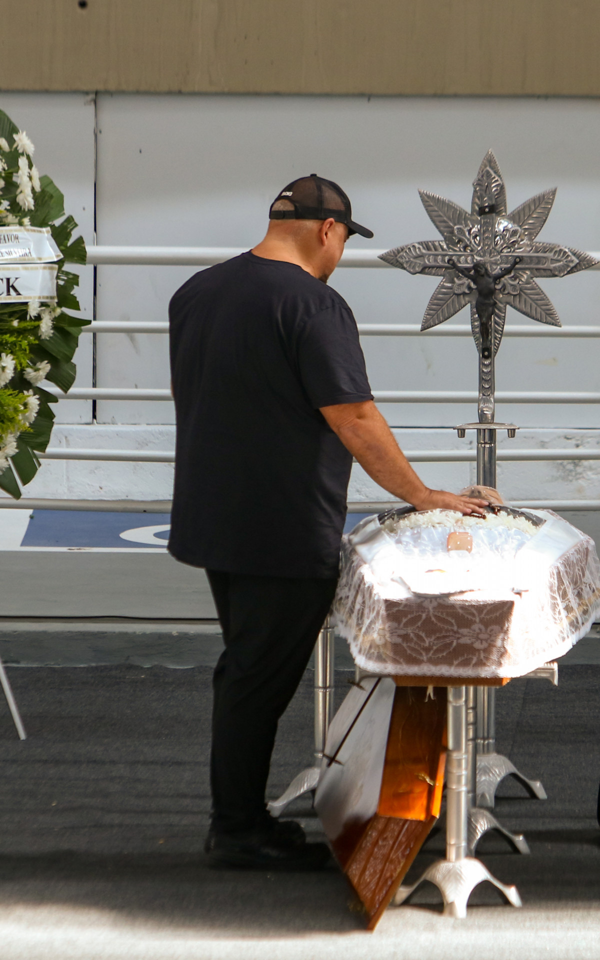 Dig&atilde;o comparece ao vel&oacute;rio de Canisso