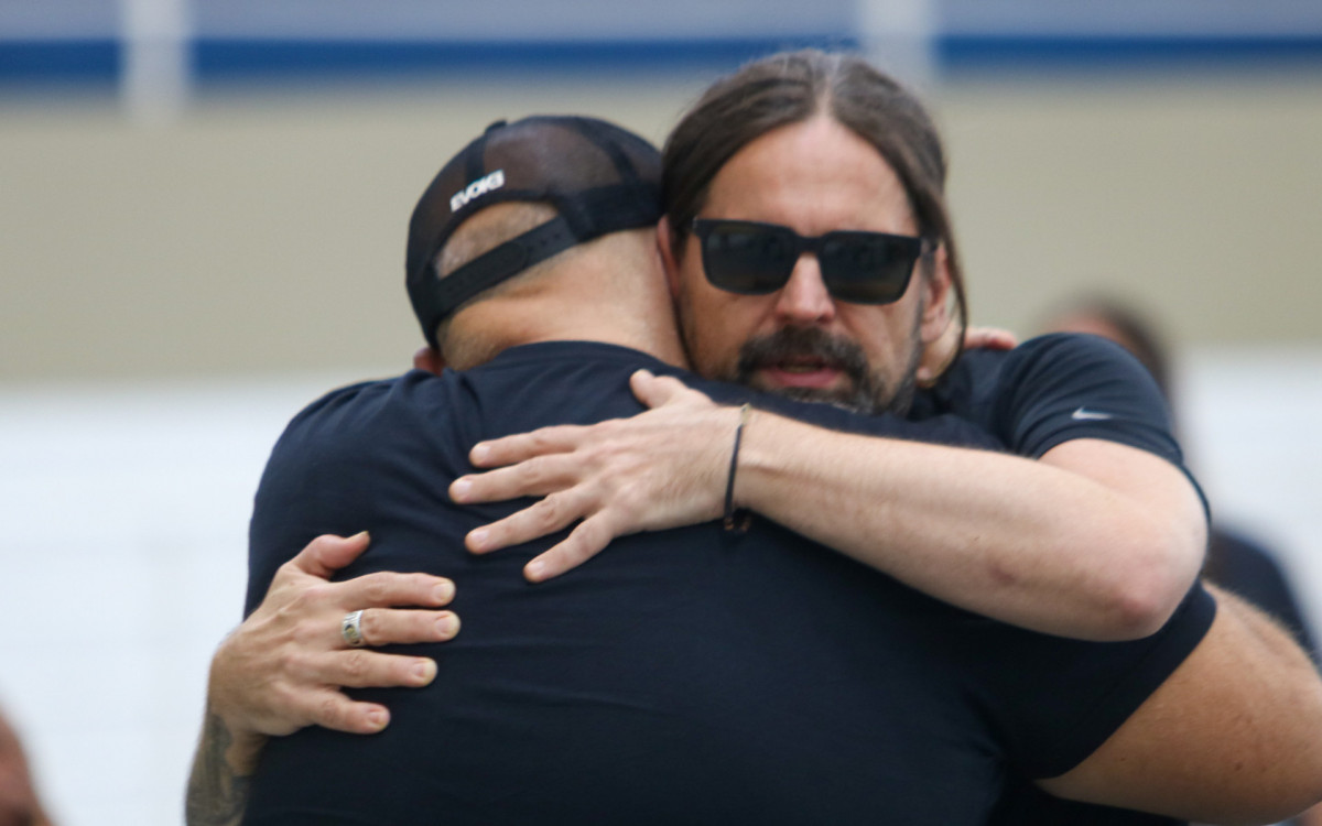 Andreas Kisser e Dig&atilde;o no vel&oacute;rio de Canisso