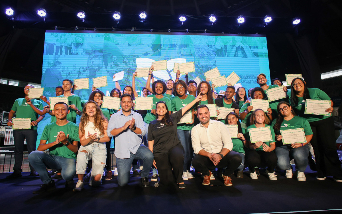 Cerim&ocirc;nia no Maracan&atilde;zinho marcou a conclus&atilde;o da capacita&ccedil;&atilde;o ambiental de mais de 900 jovens